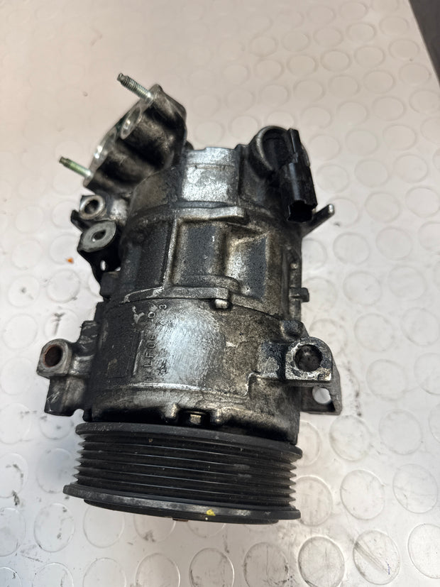 Compresseur de climatisation Peugeot YH01 9675655880