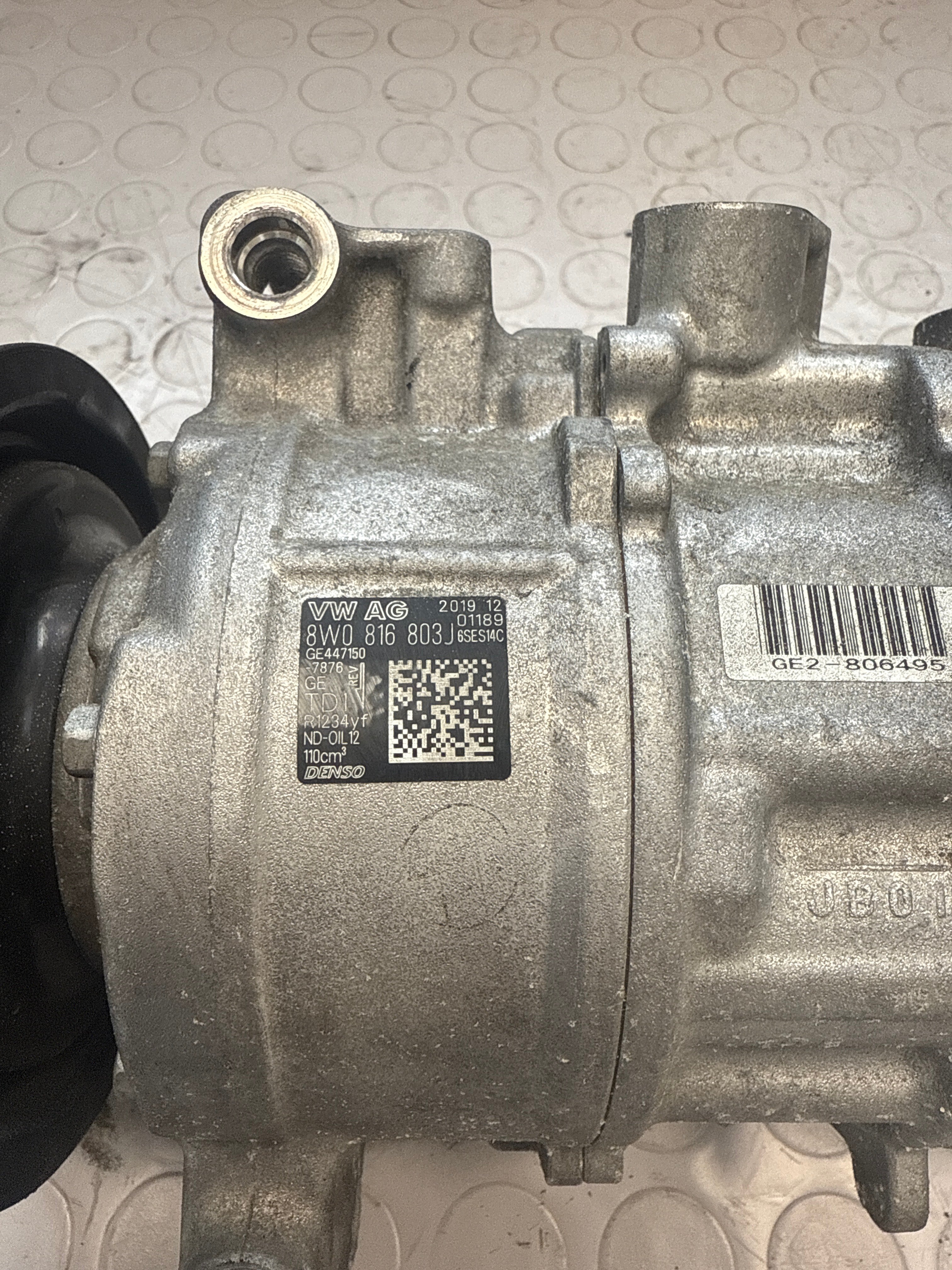 Air conditioning compressor for Audi A4 2.0 hybrid DEZ 8W0 816 803 J