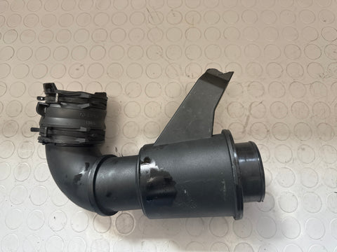 Tuyau d'admission d'échangeur intermédiaire Velar GX73-9c623-db