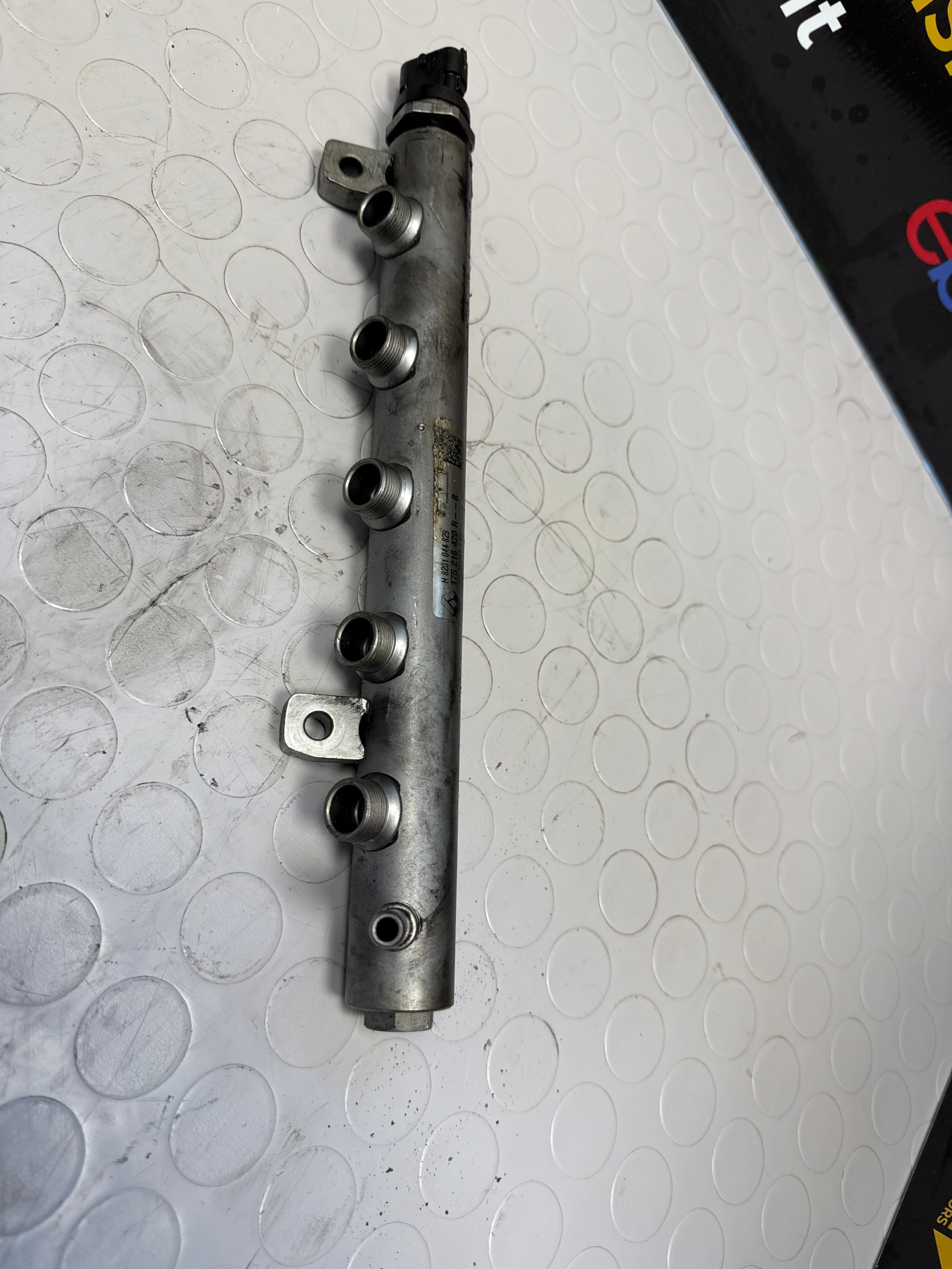 Injector distribution pipe Nissan Renault H8201 044 829