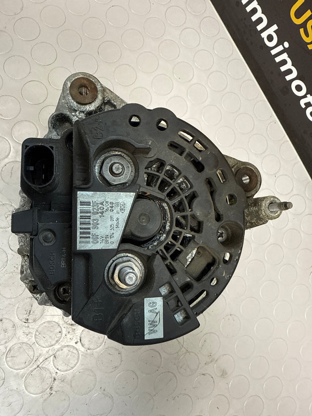 Compresseur de climatisation Volkswagen Golf 2.0 16 V 06F 903 023F 140A