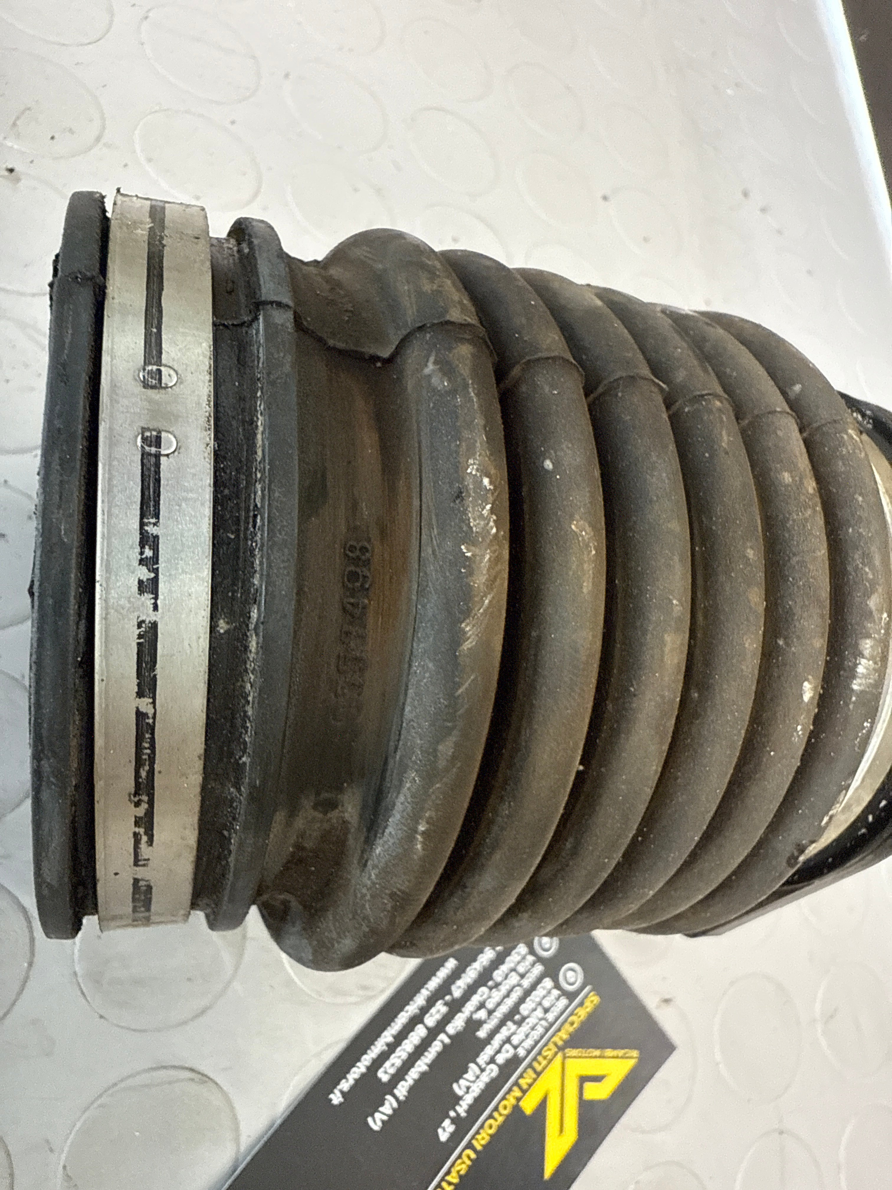 Alfa Romeo Stelvio 2.2 Air Intake Hose 50557498