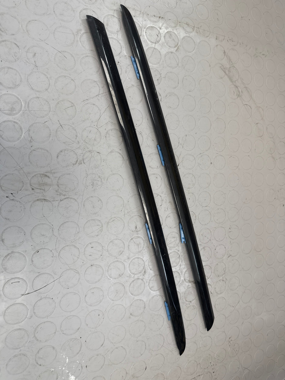 Asta decorativa originale Mercedes-Benz W117 CLA finestrino posteriore destro  sinistro A1186730400