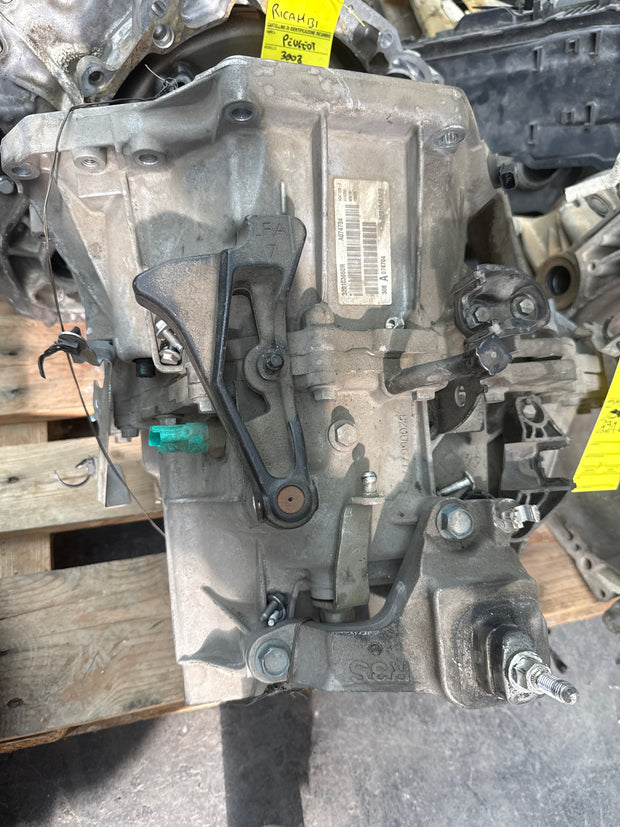 CAMBIO MANUALE COMPLETO PER NISSAN Qashqai Serie 320104EA2B R9M diesel 1598 (14