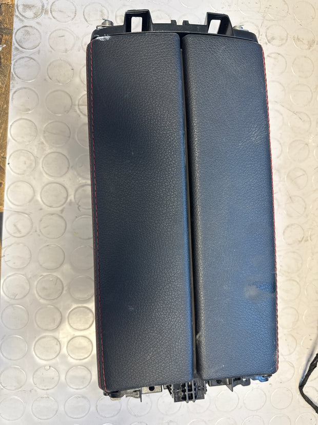 Bracciolo centrale Mercedes-Benz Classe A W177 (2018-) Cod: 1385379-A