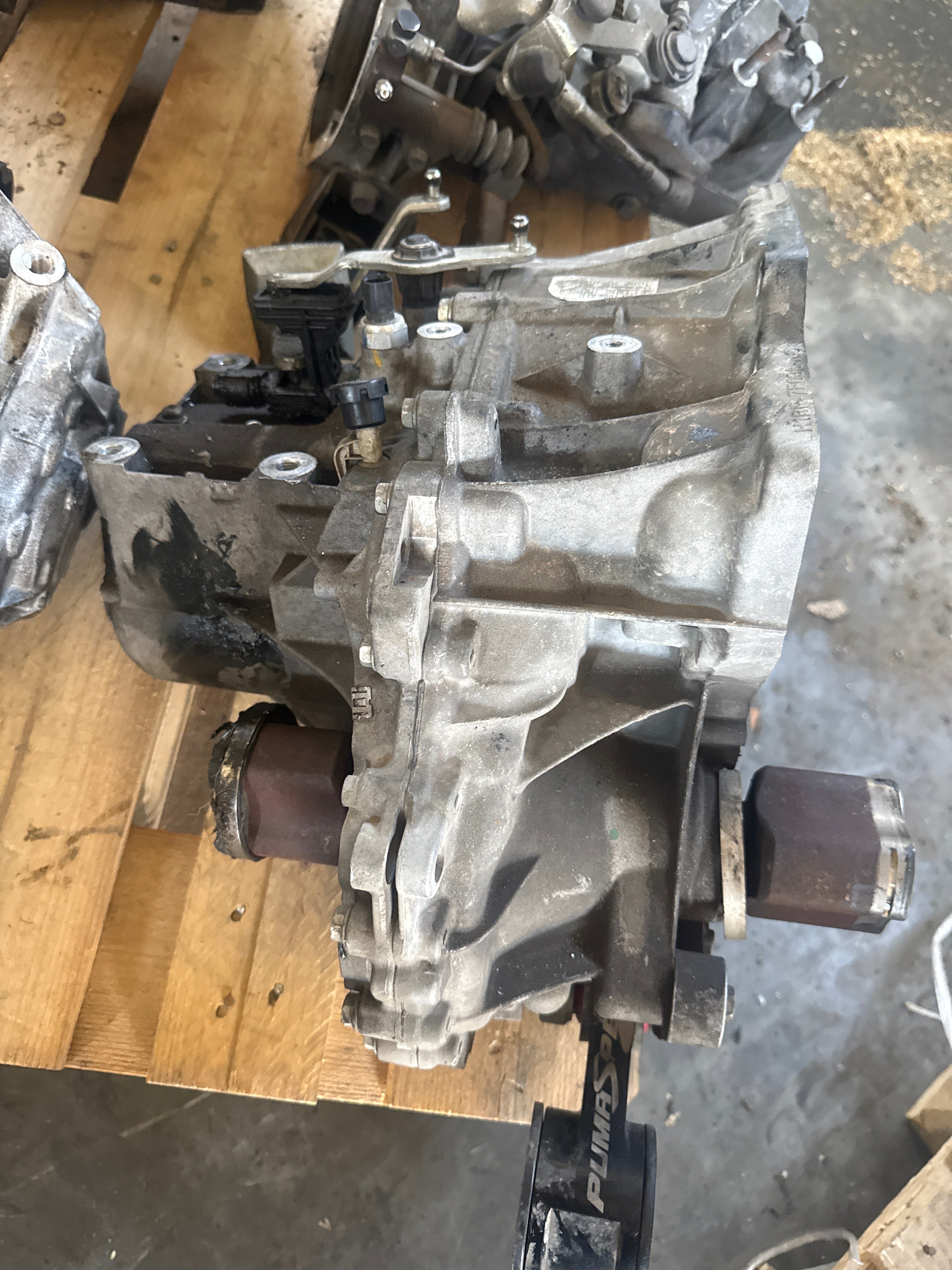 H1BR7002AFD cambio FORD FIESTA 1.0 ECOBOOST 101 2523452 RMH1BR7002AFH 2241004
