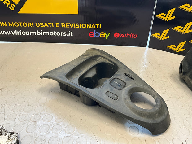 Cache plastique du levier de vitesses SMART Forfour 453