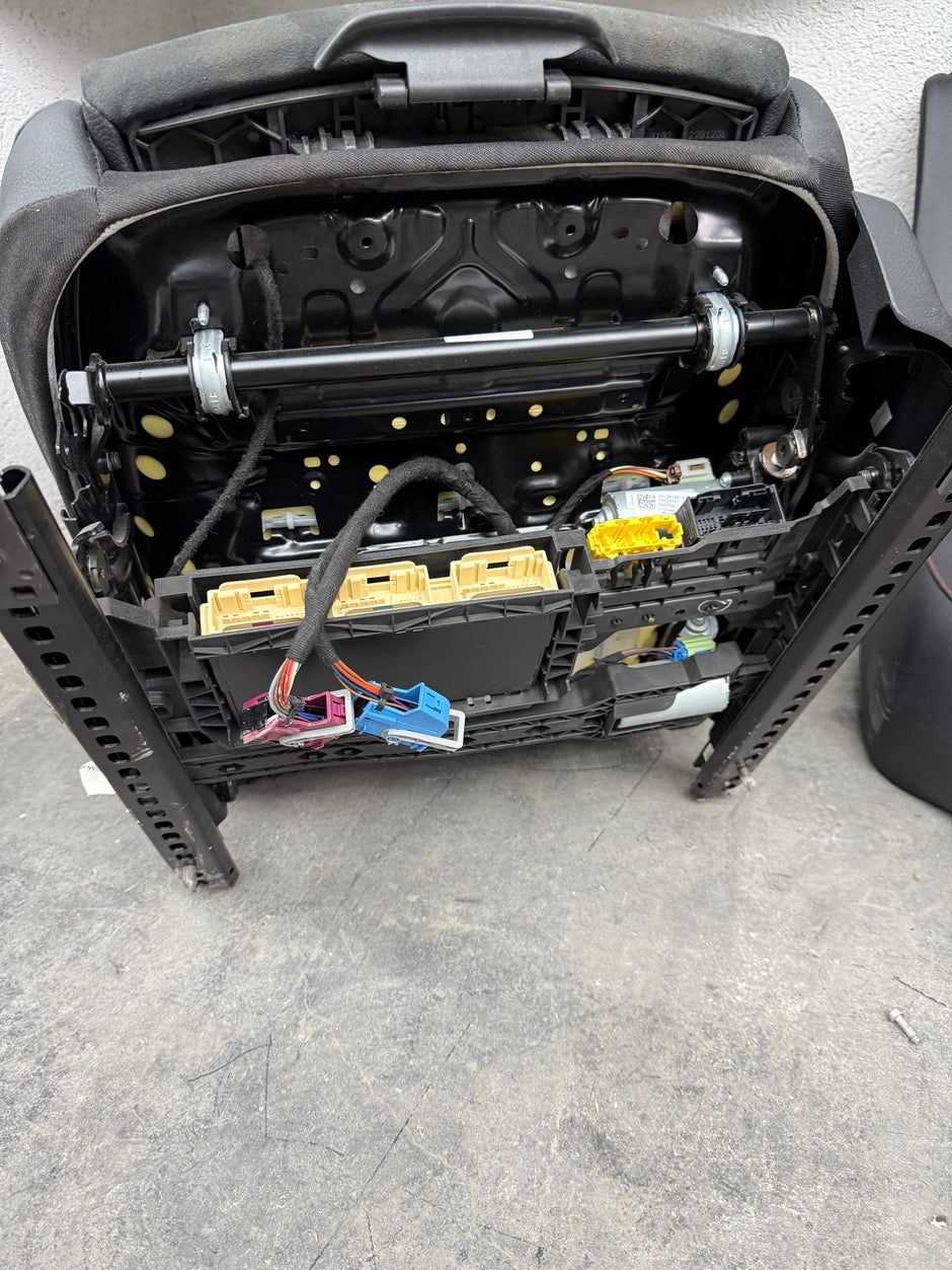 Tappezzeria completa mercedes-benz cla amg 35 2022
