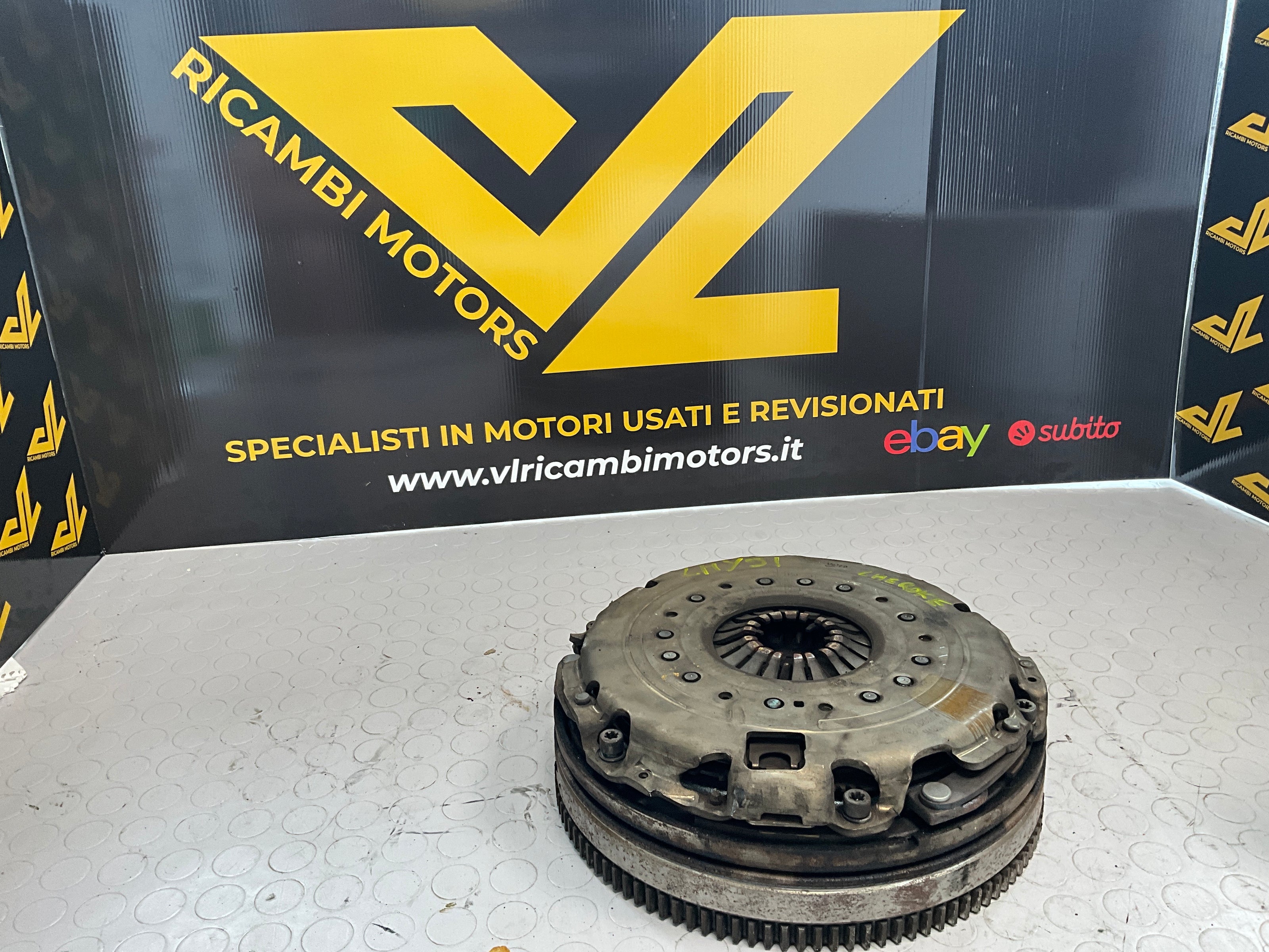 Kit volant moteur et embrayage Cheroke LMY51