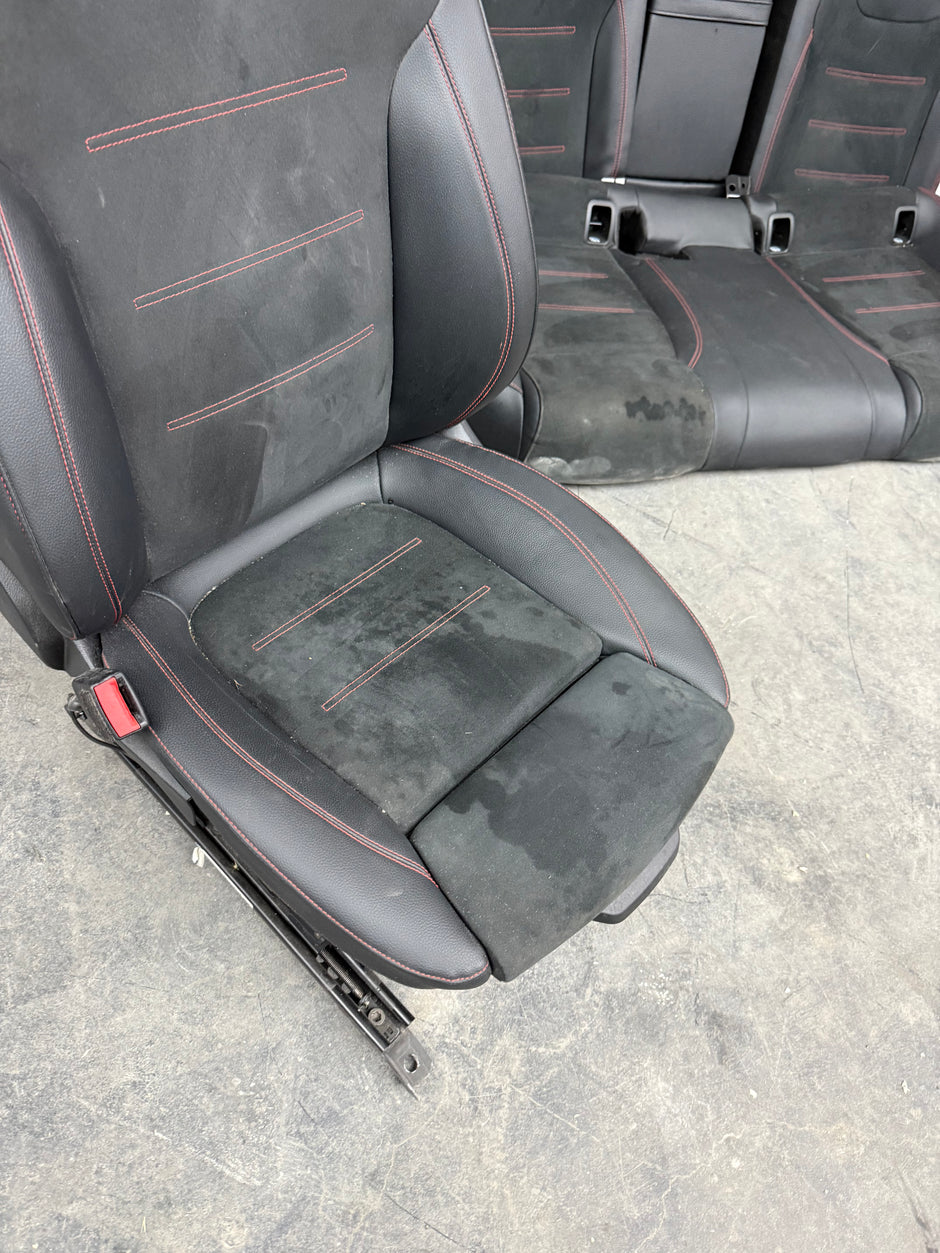 Tappezzeria completa mercedes-benz cla amg 35 2022