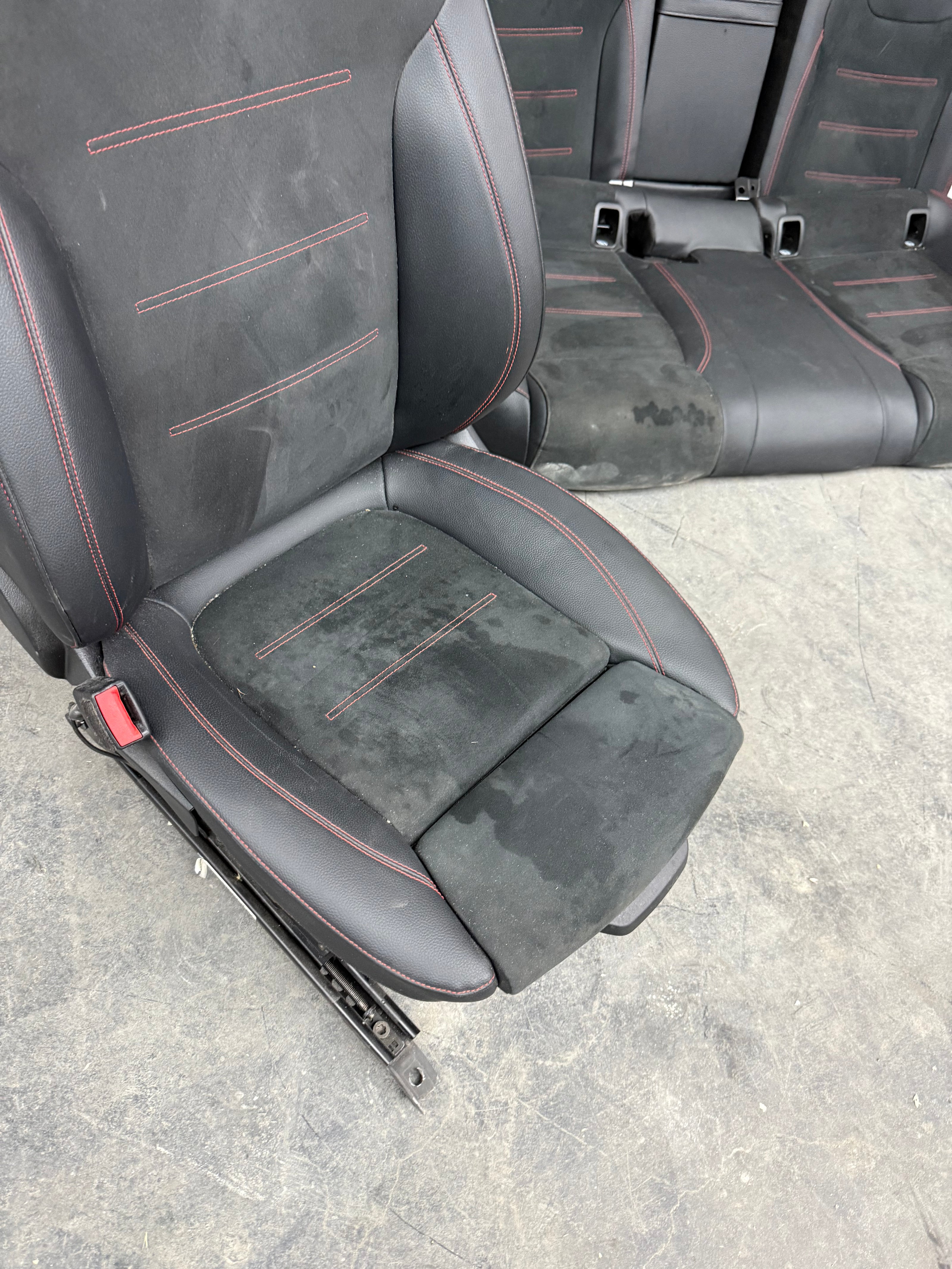 Tappezzeria completa mercedes-benz cla amg 35 2022