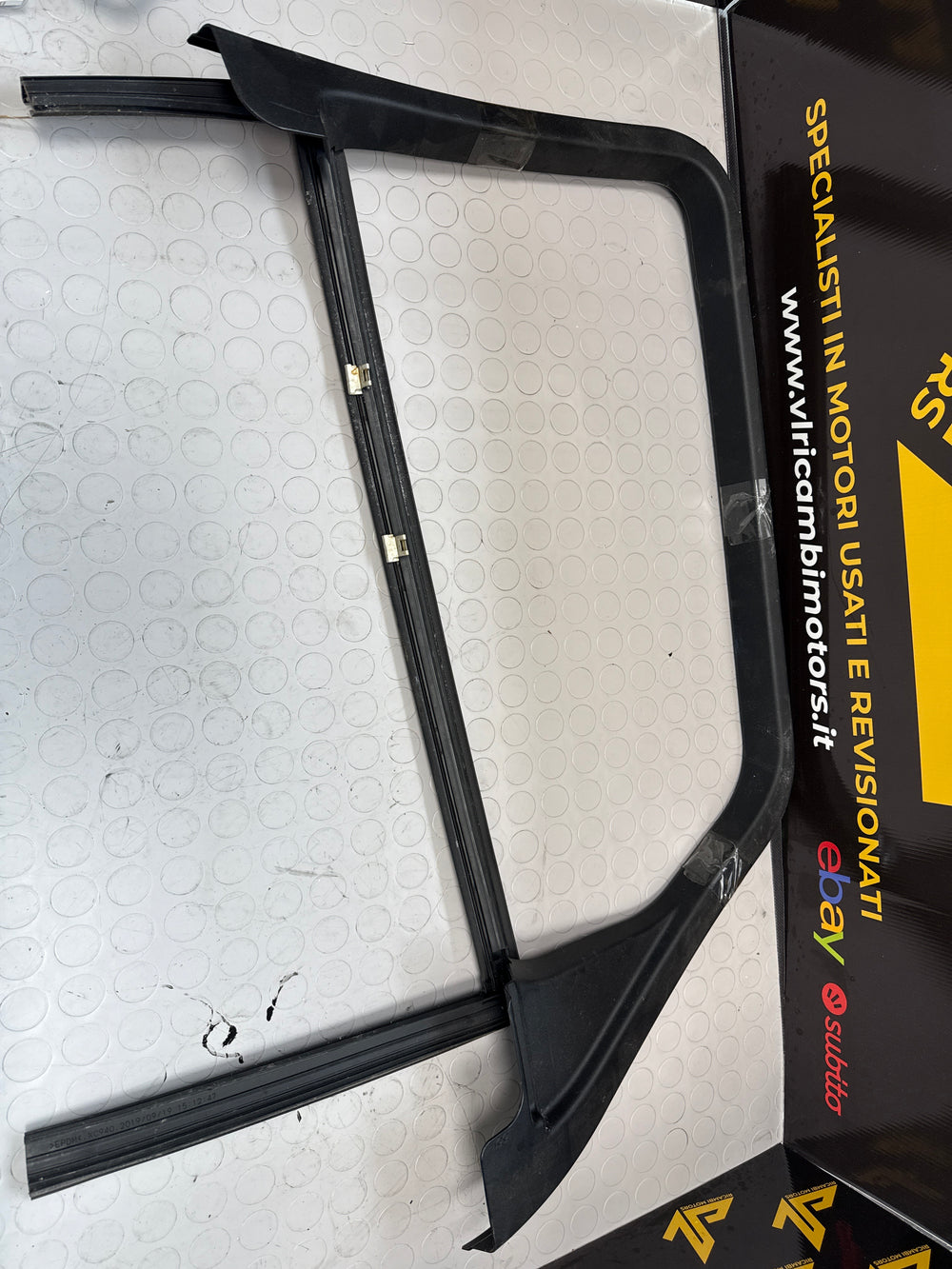 Montanatura  posteriore dx Range Rover Evoque k8d2 25514 ab