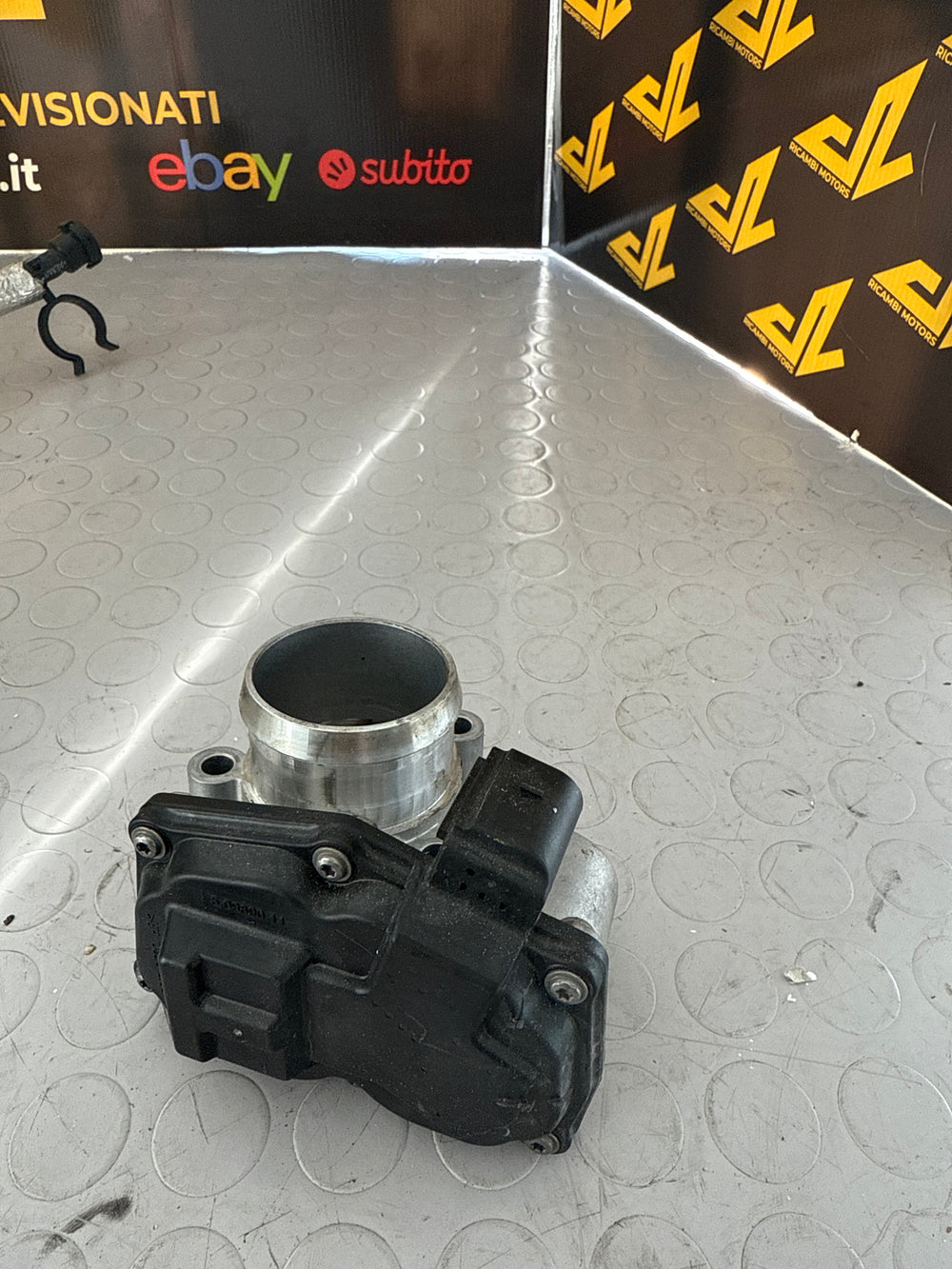 Corps de papillon essence Ford Ecosport 1.0 50989011