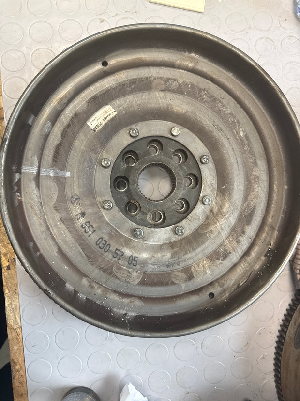 Volano a due masse per Mercedes W176 W246 C117 X117 X156 OM651 200/220 CDI A651 030 57 05