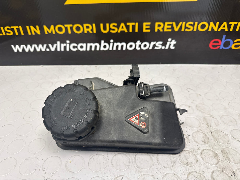 Serbatoio espansione troppopieno refrigerante Mercedes W177 bombola benzina A260