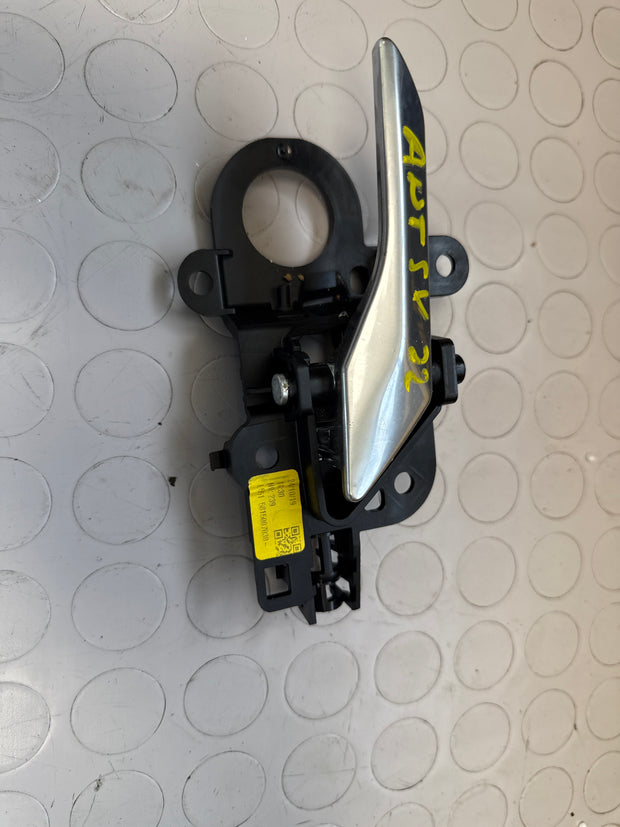 Land Rover Evoque 2019 front left door handle 5815007030 series