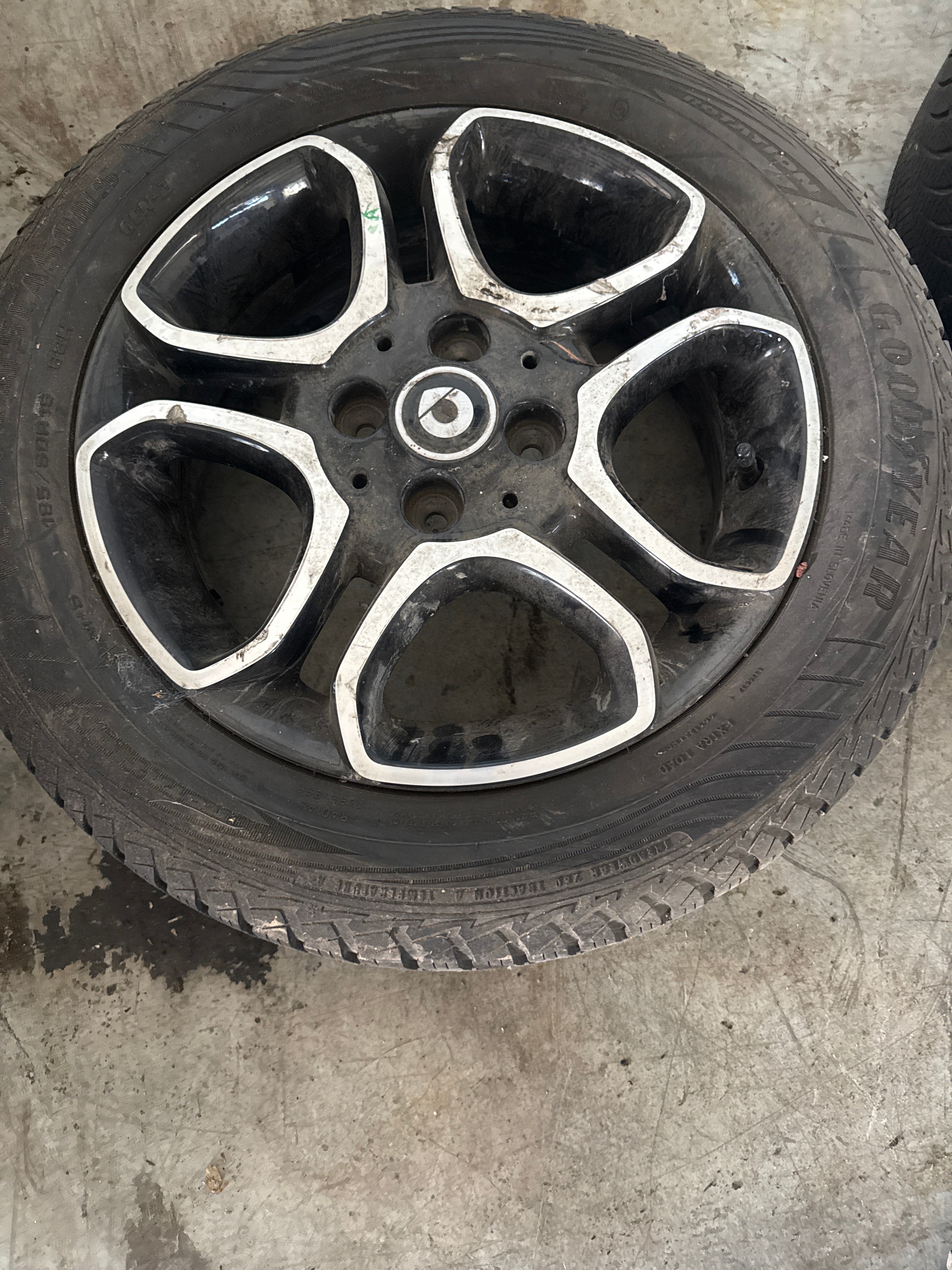 Gomme e cerchio smart 453 185/60R15