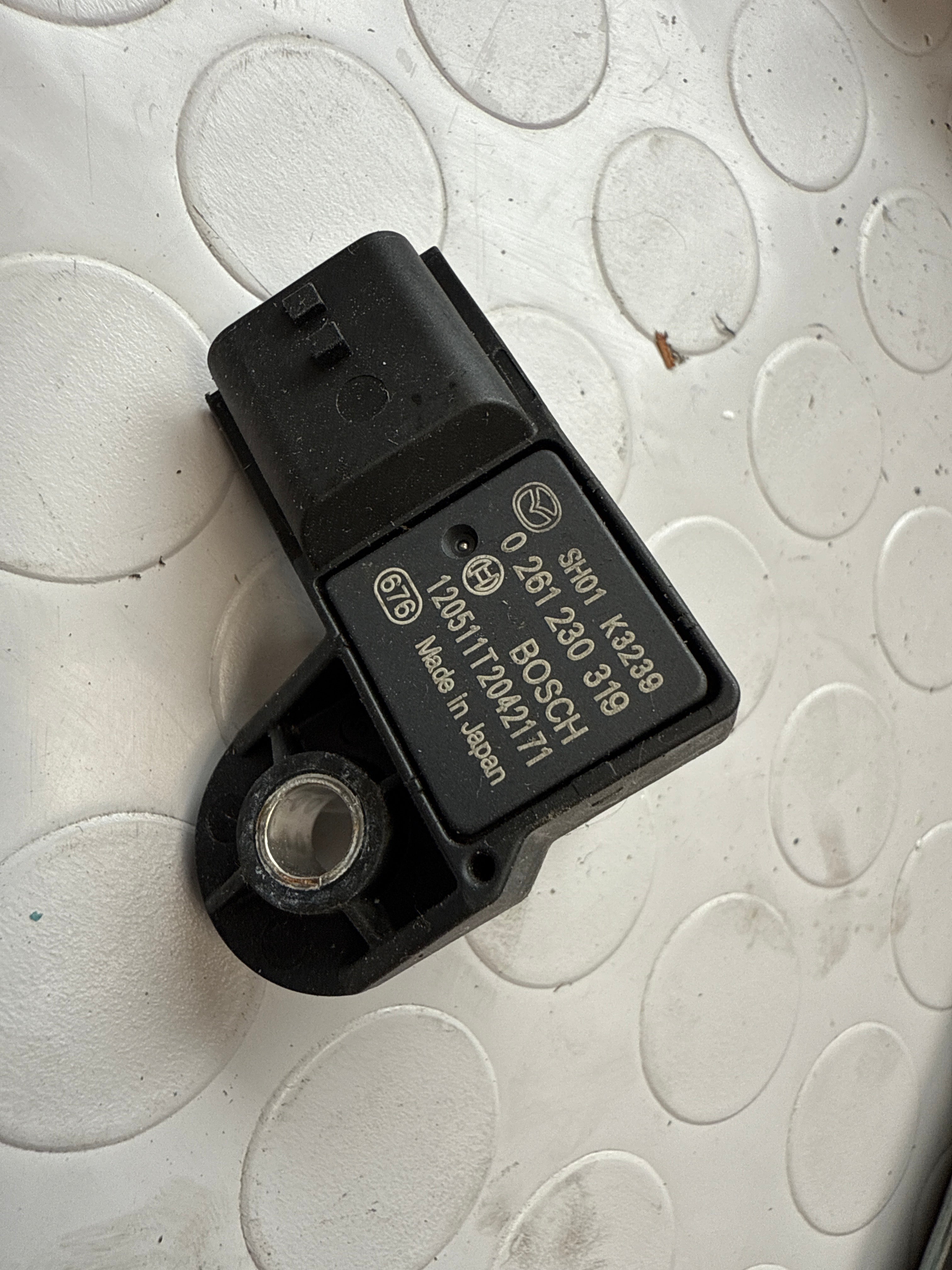 Mazda CX5 Intake Pipe Pressure Sensor 0 261 230 319