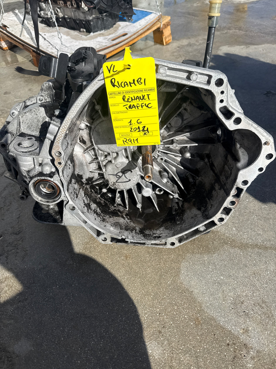 Cambio manuale 6 marce Renault Trafic III cod.304017407r 1.6 diesel  2016 per ricambi