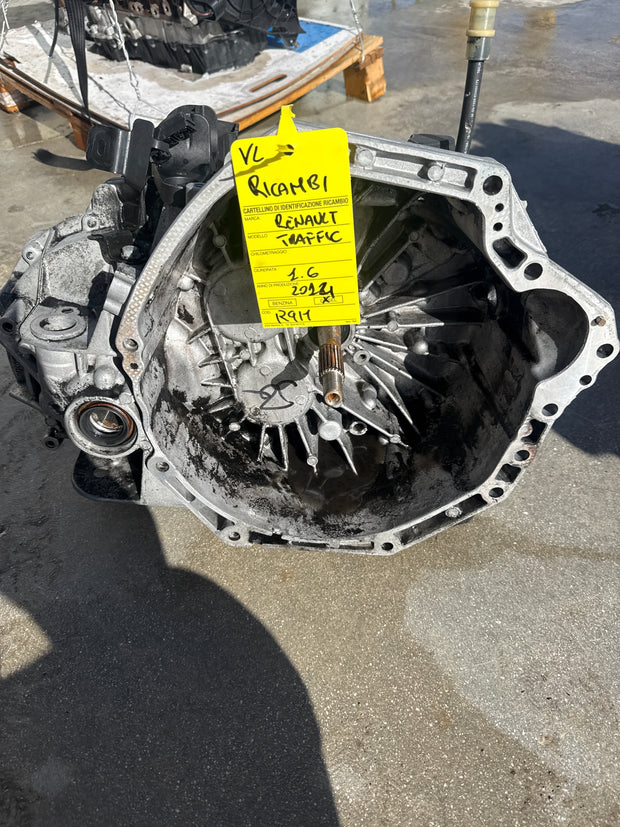Cambio manuale 6 marce Renault Trafic III cod.304017407r 1.6 diesel  2016 per ricambi