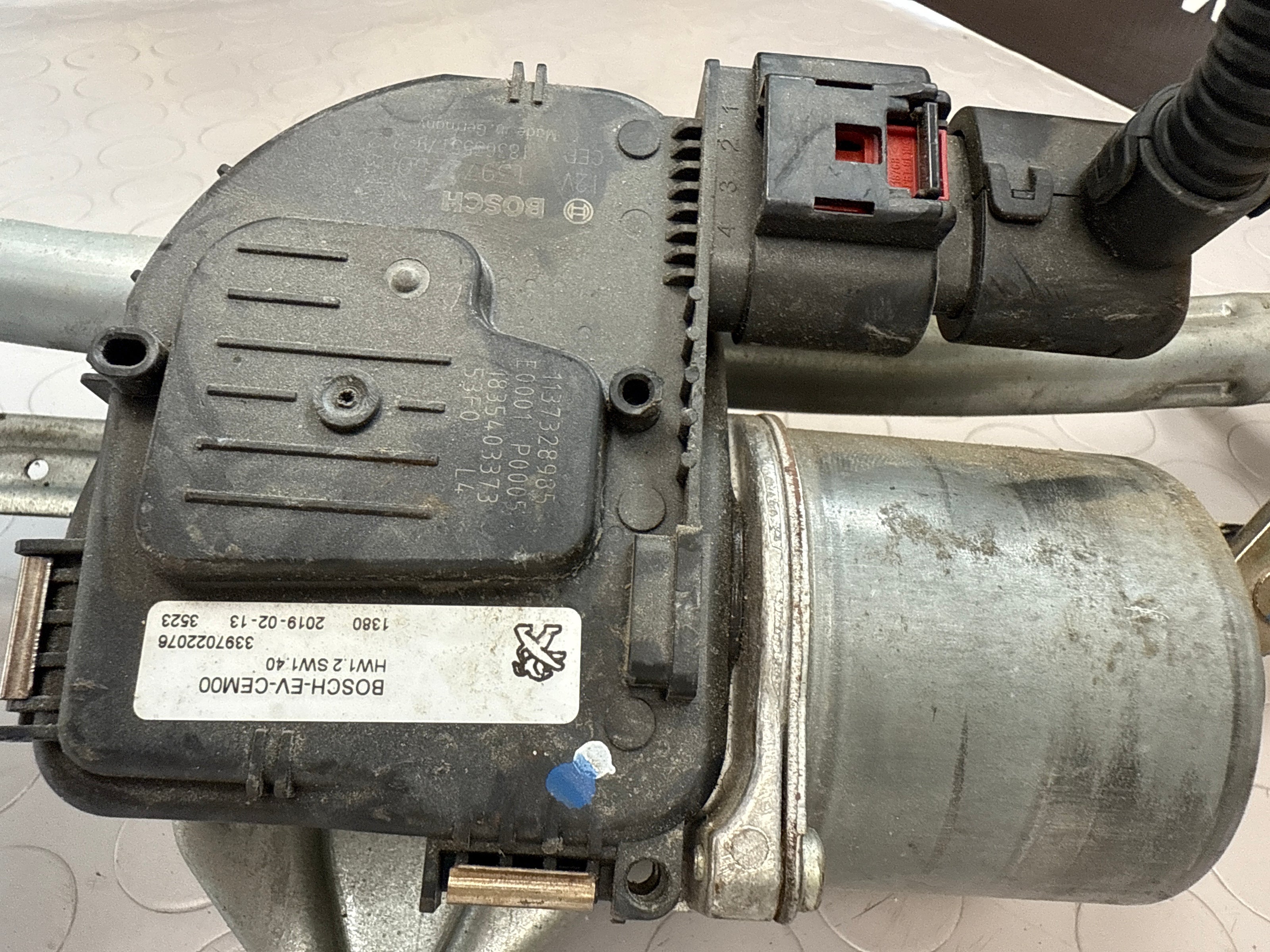 Moteur d'essuie-glace avant Peugeot 3008 1.6 2016 10393929 