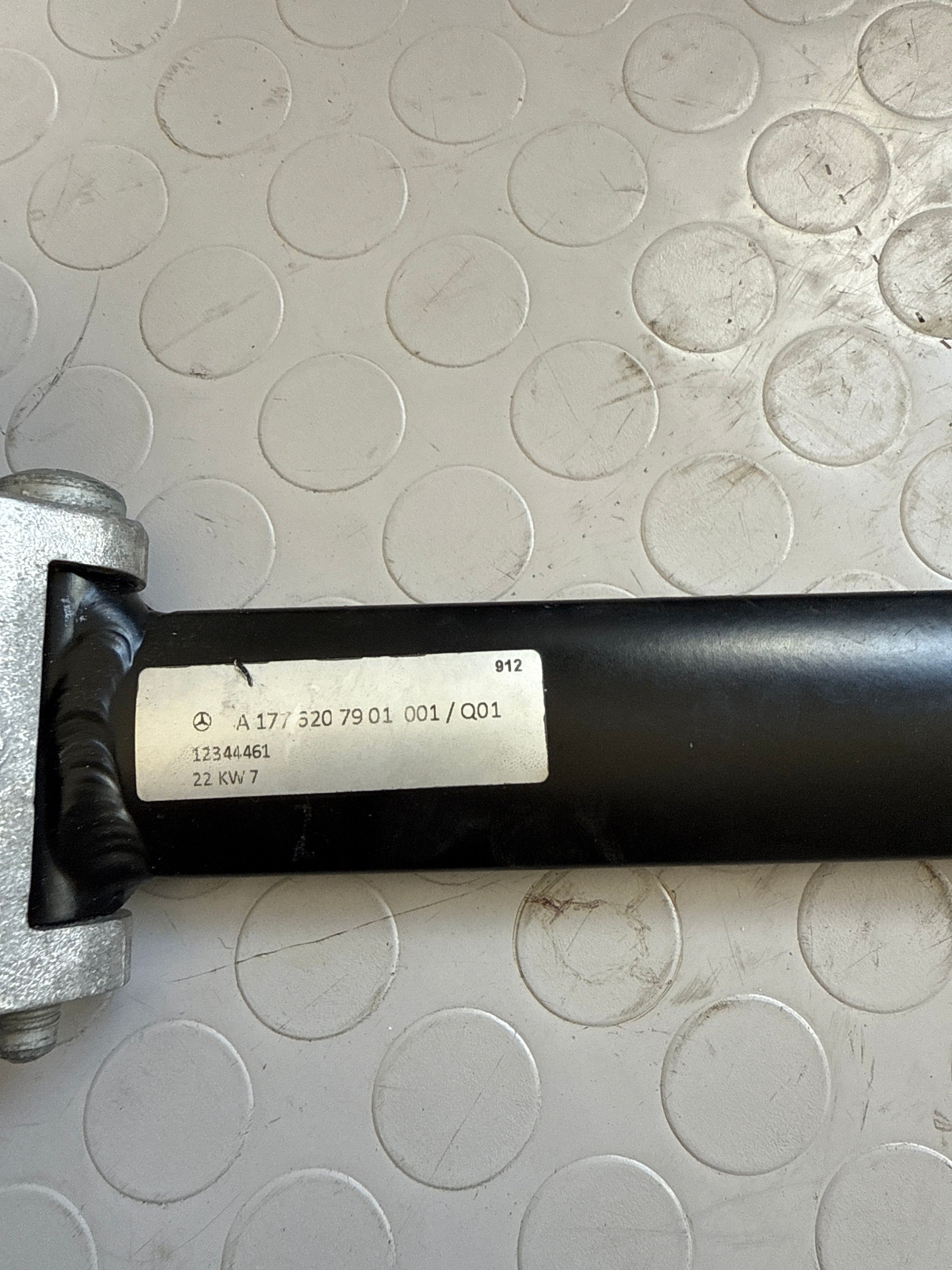 Barra stabilizzatrice Mercedes CLA amg 2022 benz A1776207901001/Q01