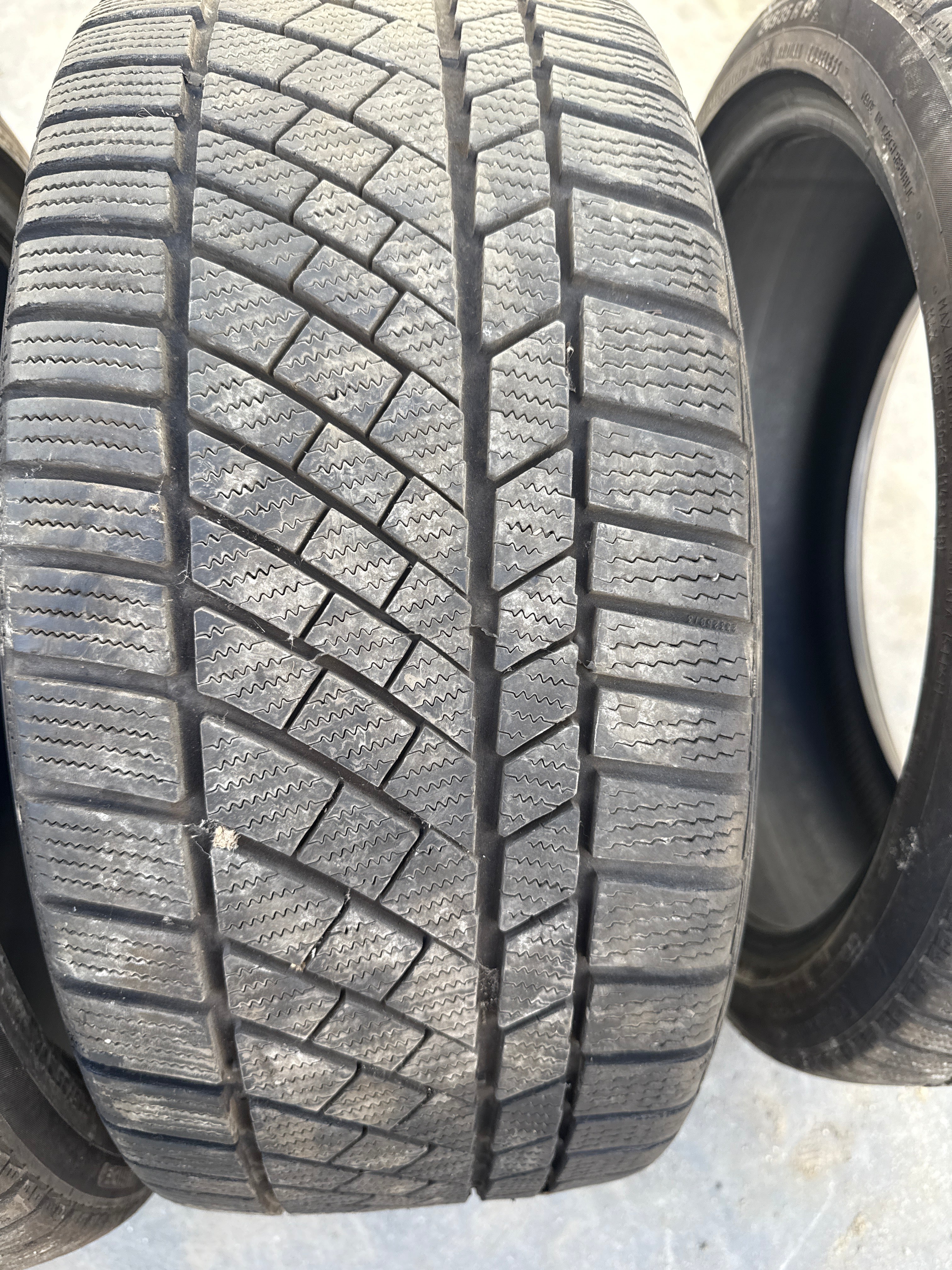 4 PNEUMATICI 245 35 R 19 CONTINENTAL INVERNALE GOMME Usate 70%