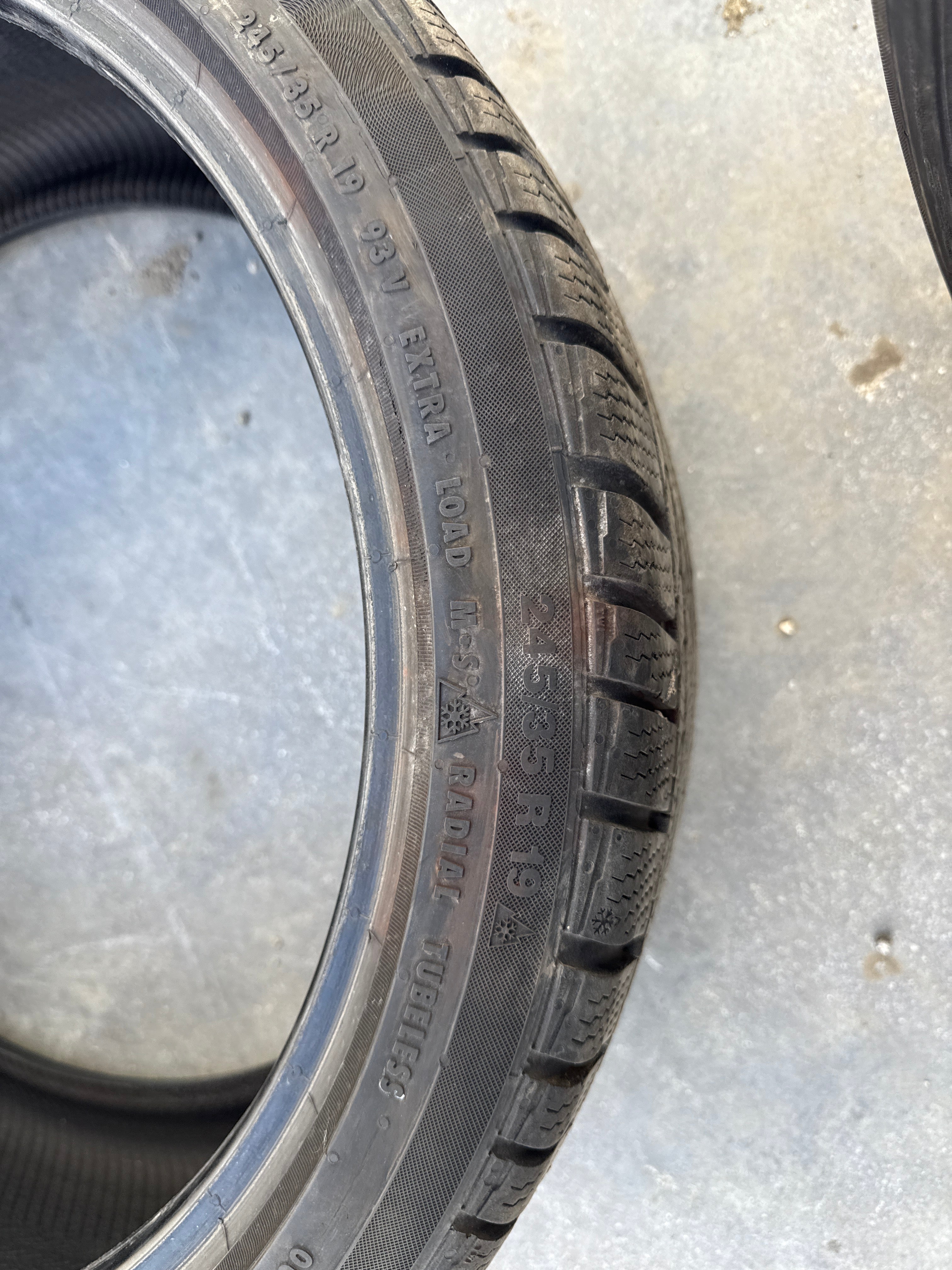 4 PNEUMATICI 245 35 R 19 CONTINENTAL INVERNALE GOMME Usate 70%