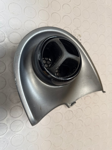 Grille d'aération du tableau de bord côté conducteur de la Smart Fortwo 