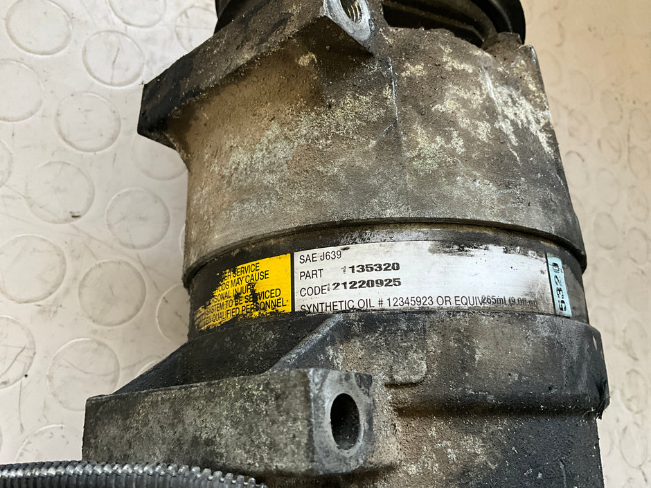 Compresseur de climatisation Renault Laguna 1135320