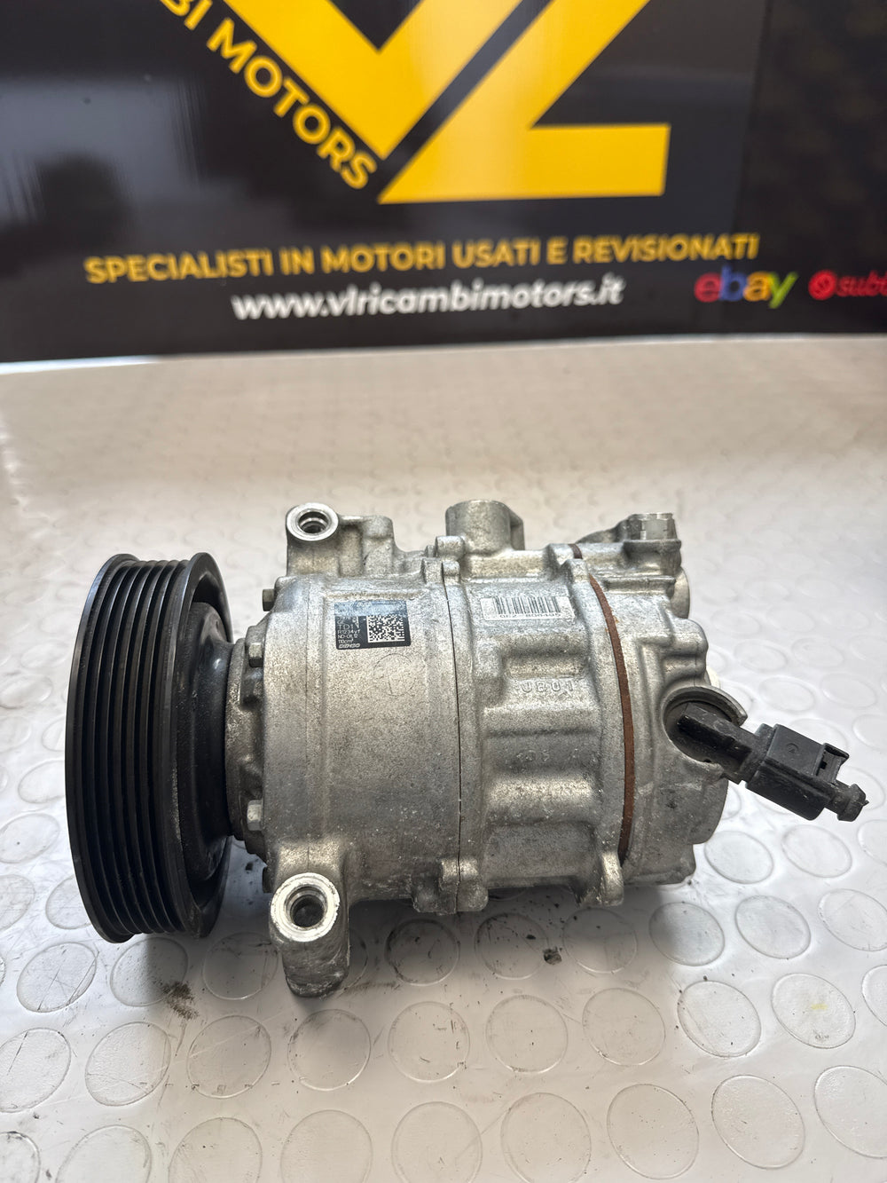 Compressore clima per Audi a4 2.0 ibrido DEZ 8W0 816 803 J