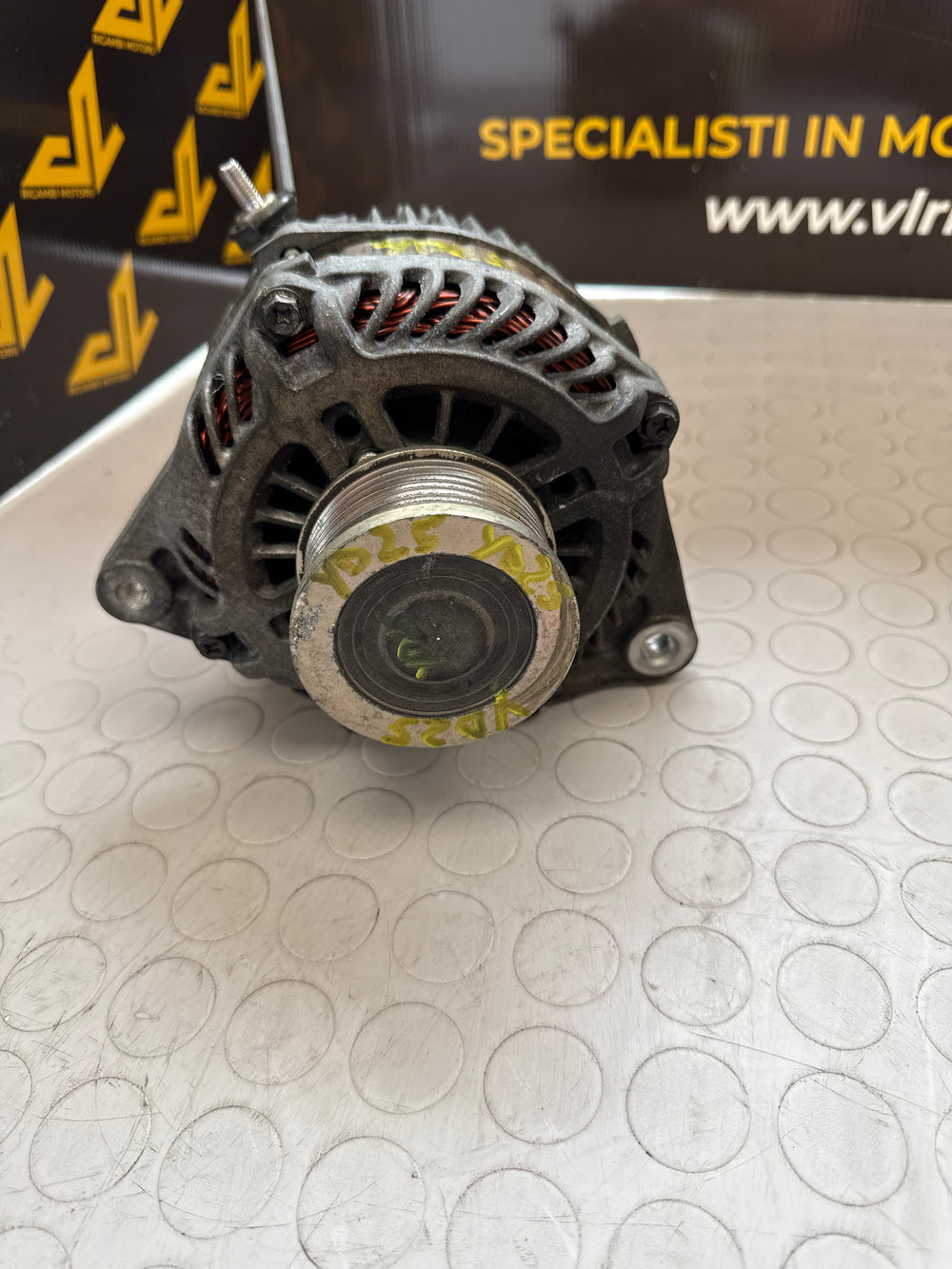 Alternateur EB315 pour Nissan Navara 2.5 D 23100. AT3J0781.