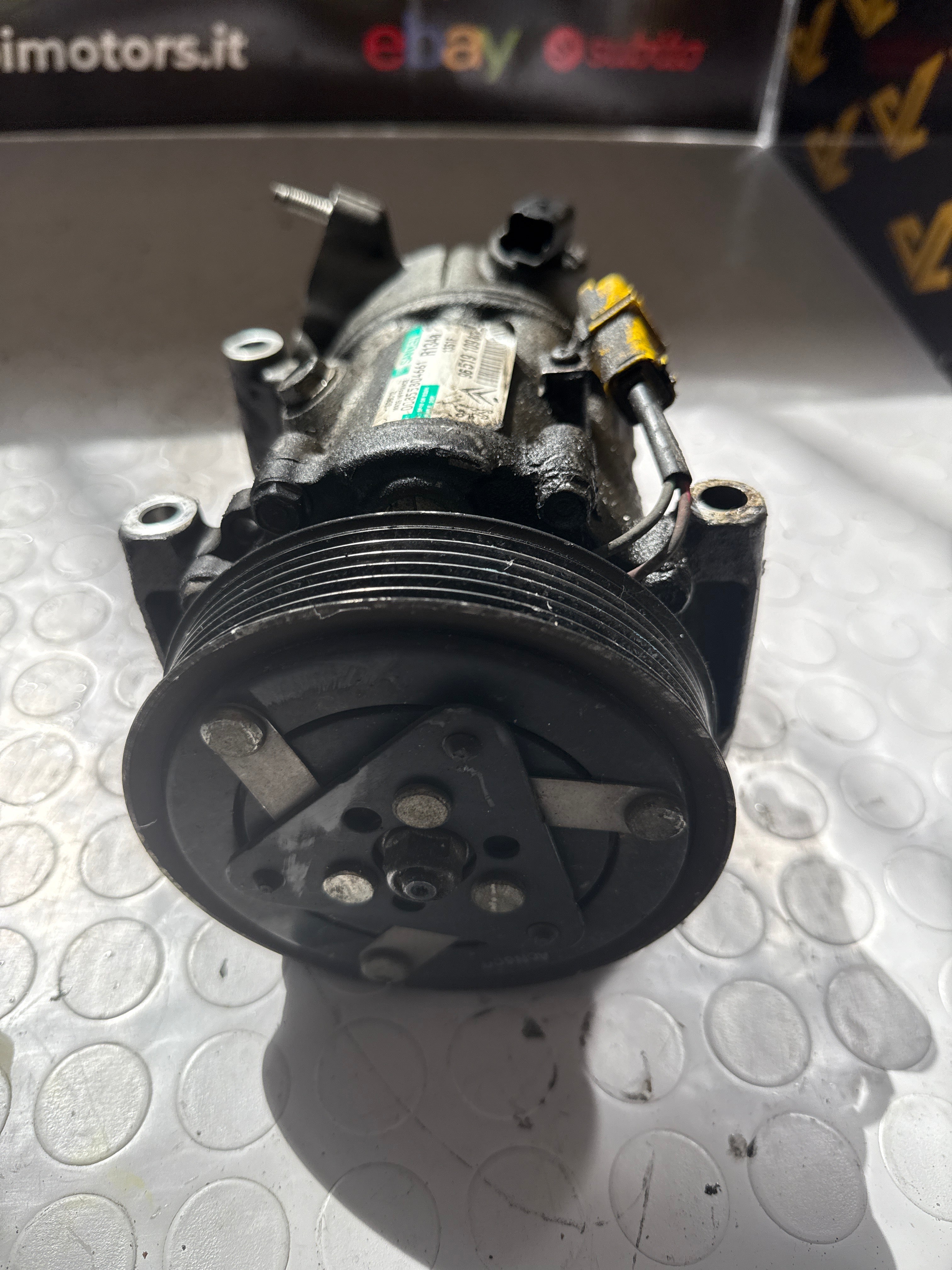 Compresseur de climatisation pour Citroën C3 Série 2 9822826880 HFV essence 11 (05>10)