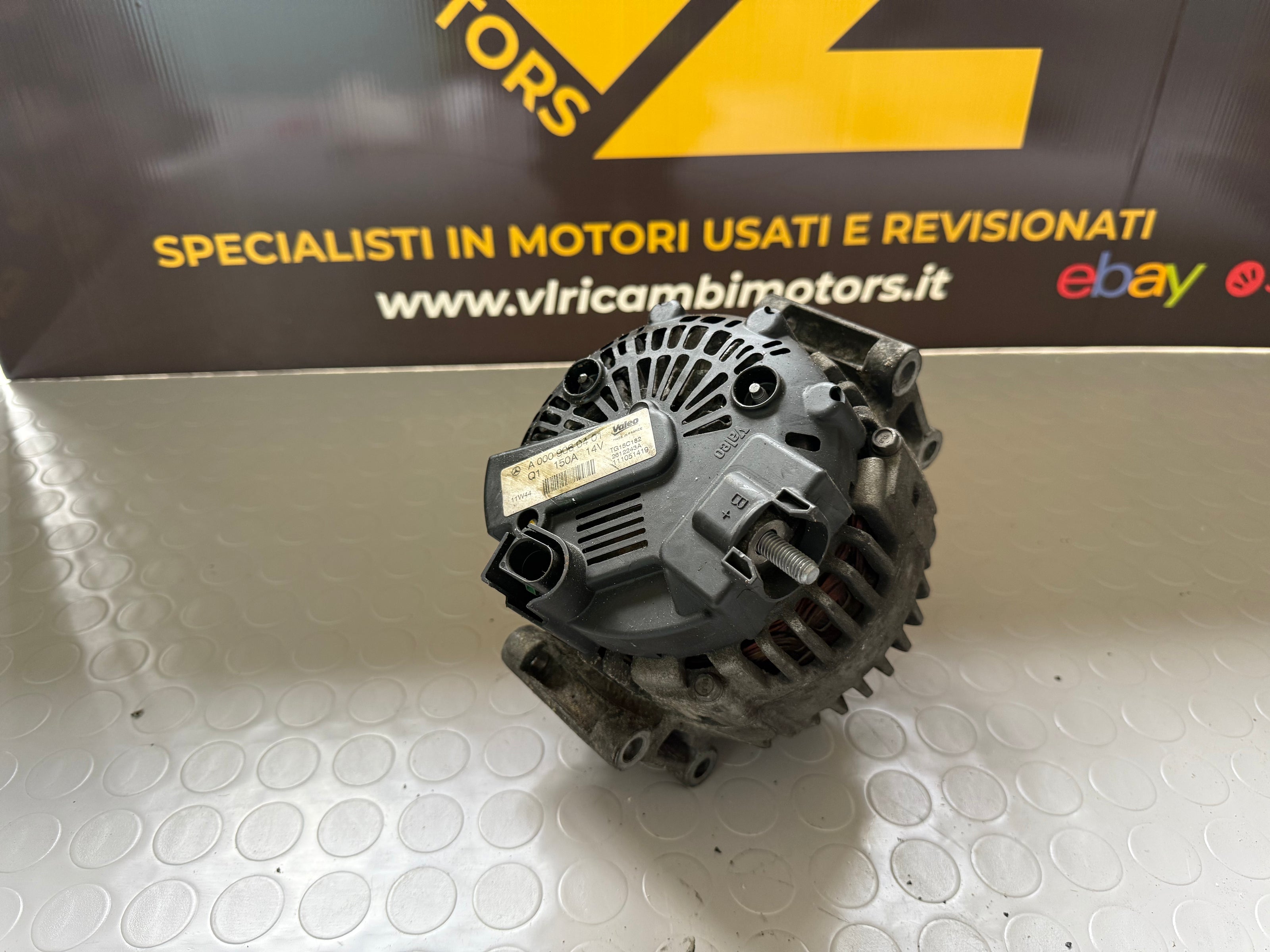 Mercedes W204 W207 0M651 14V 150A start/stop alternator