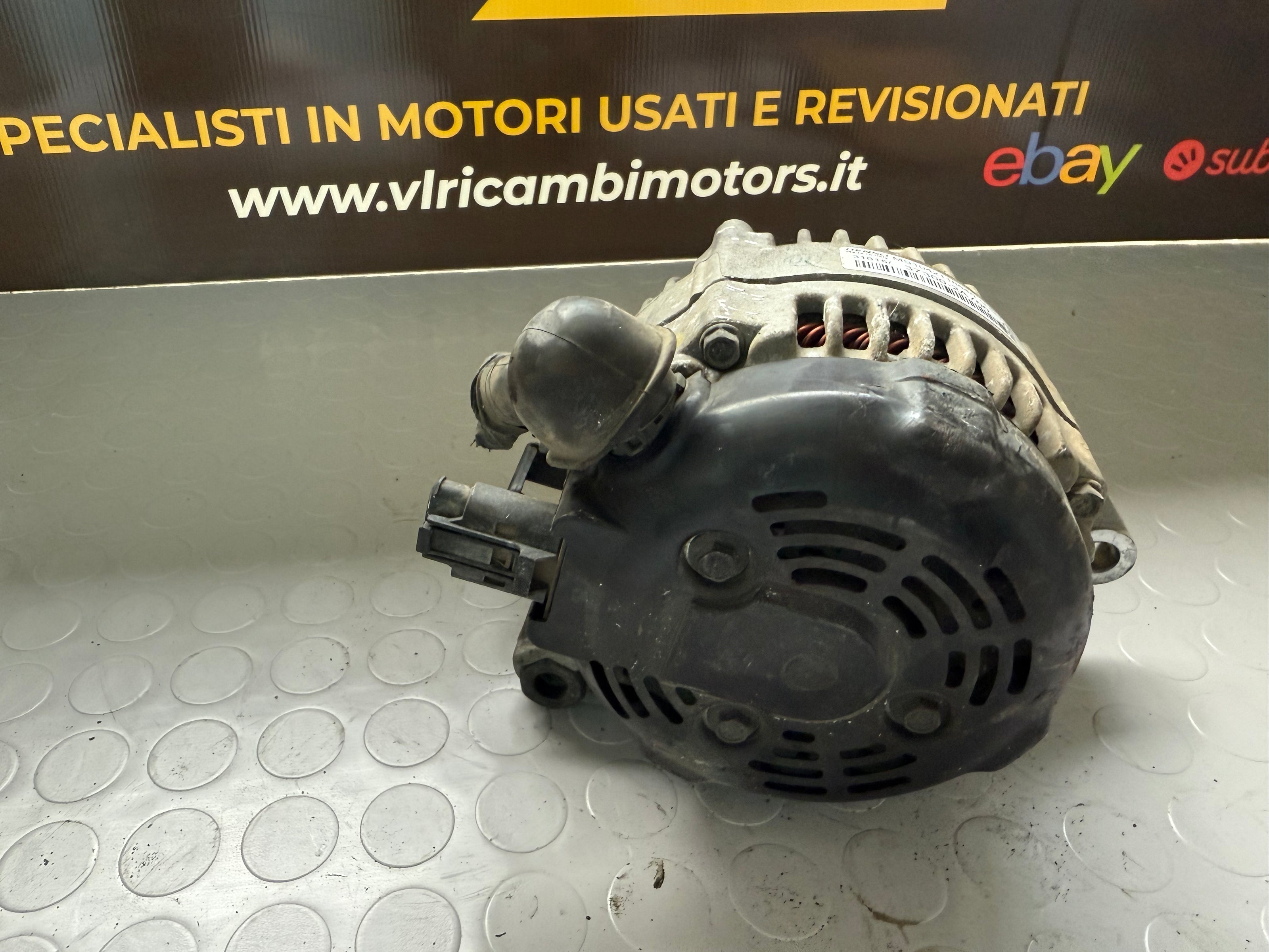 Alternator HYUNDAI Tucson series 37300-2A700 diesel 2000 (04/09)