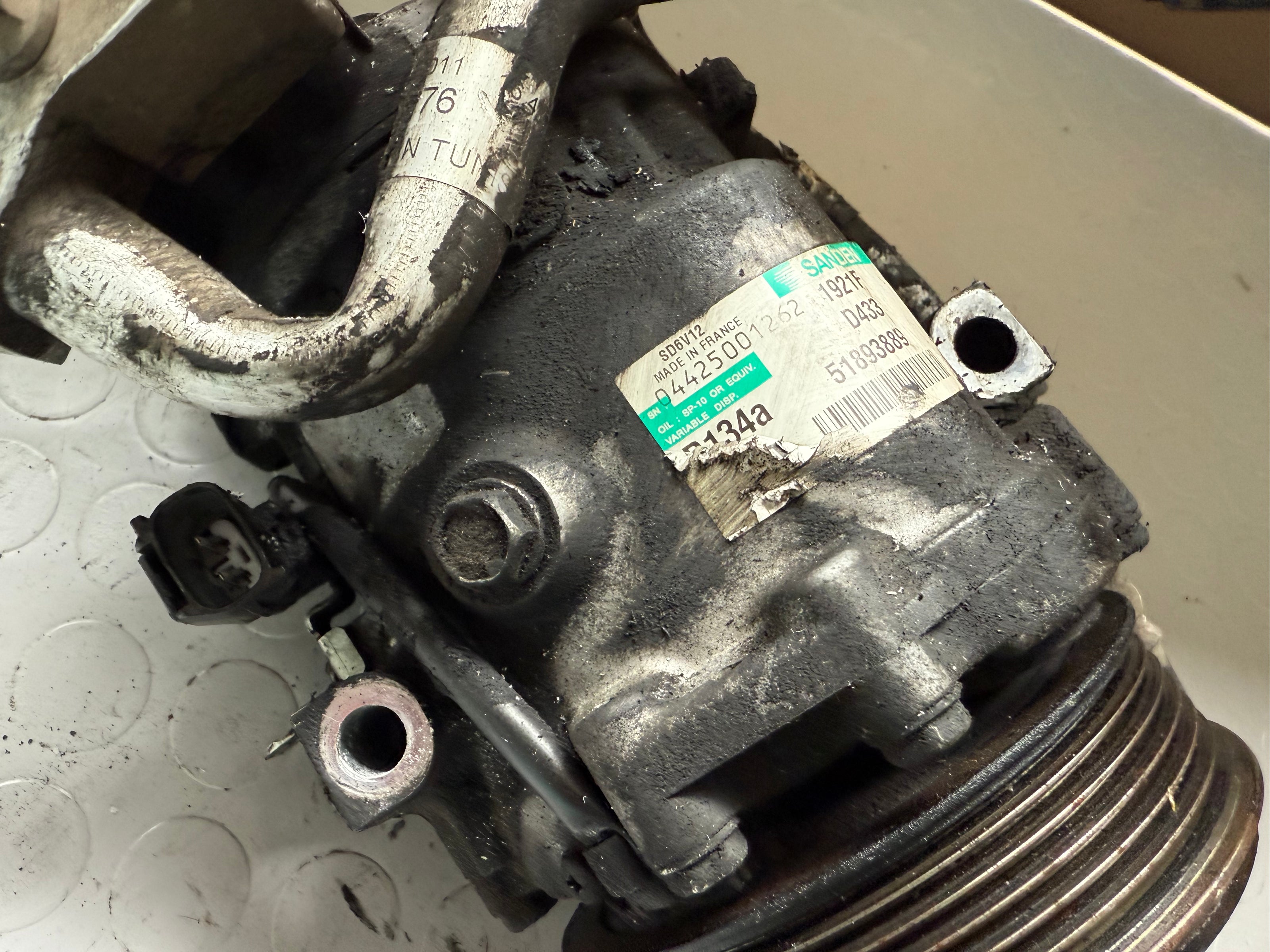 Compresseur de climatisation Fiat Grande Punto Diesel 1.3 51893889