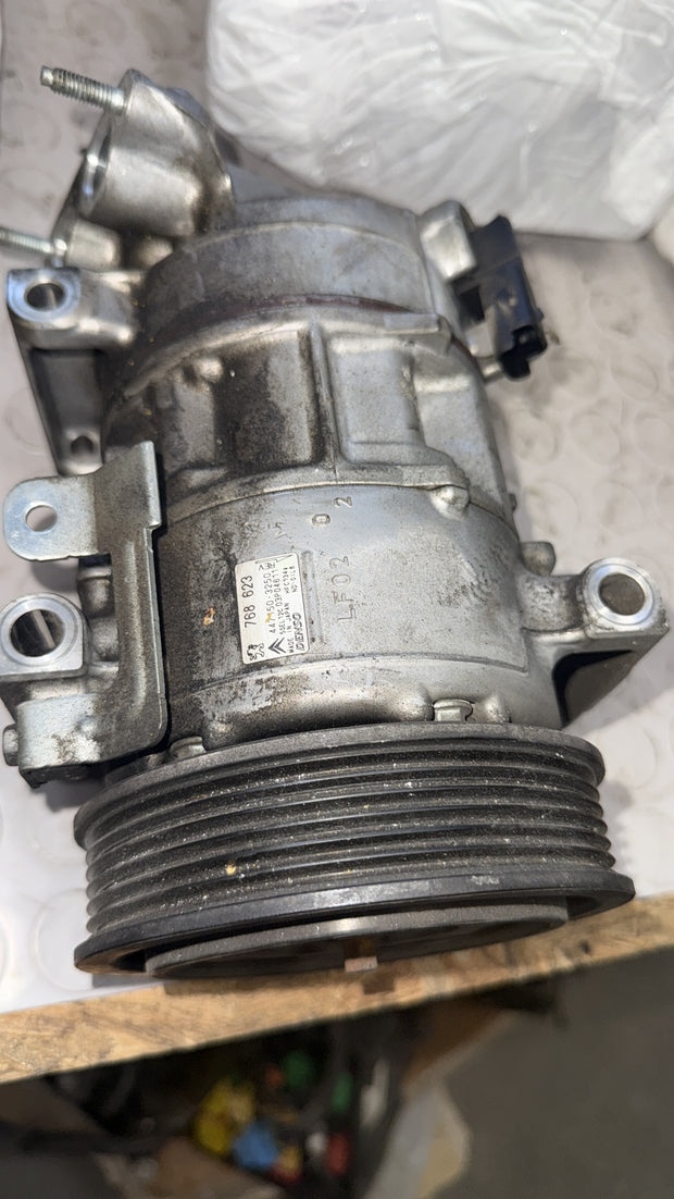 Compresseur de climatisation PEUGEOT CITROEN 447150-3250