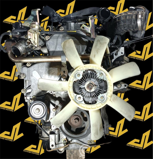Motore completo Nissan Navarra 2.5 YD25 coperchio plastica